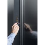 Hotpoint_Ariston-Комбинированные-холодильники-Отдельностоящий-HF-9201-B-RO-Черный-2-doors-Lifestyle-detail