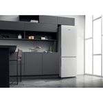 Hotpoint_Ariston-Комбинированные-холодильники-Отдельностоящий-HF-4200-W-Белый-2-doors-Lifestyle-perspective