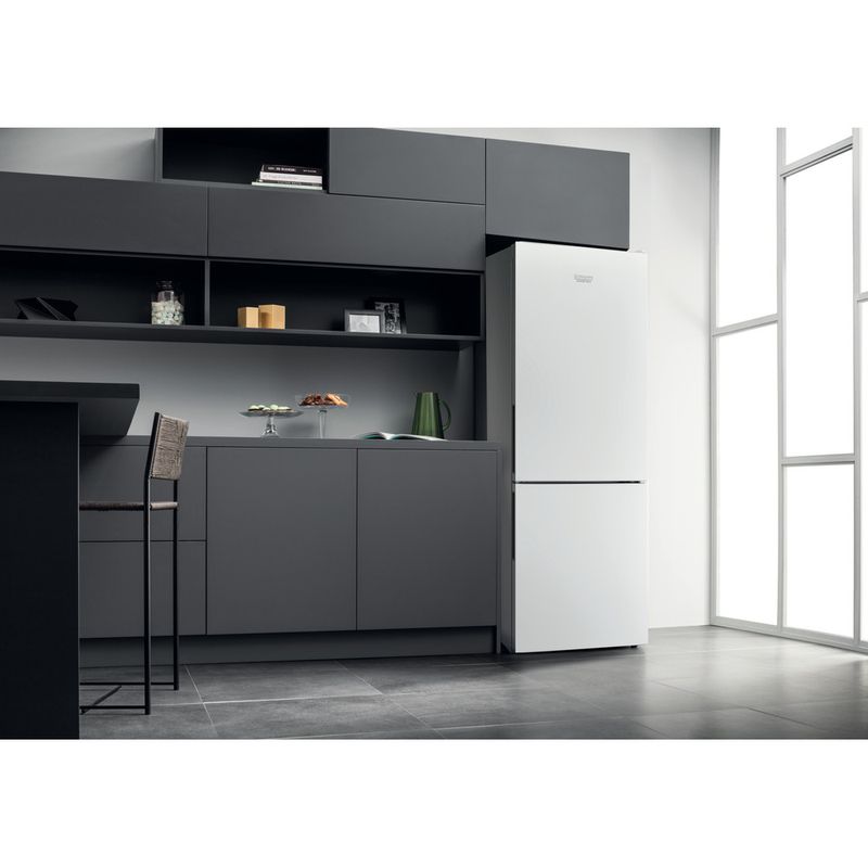 Hotpoint_Ariston-Комбинированные-холодильники-Отдельностоящий-HF-4180-W-Белый-2-doors-Lifestyle-perspective