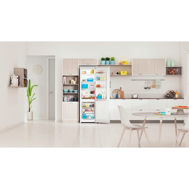 Indesit-Холодильник-с-морозильной-камерой-Отдельностоящий-ITS-5200-W-Белый-2-doors-Lifestyle-frontal-open