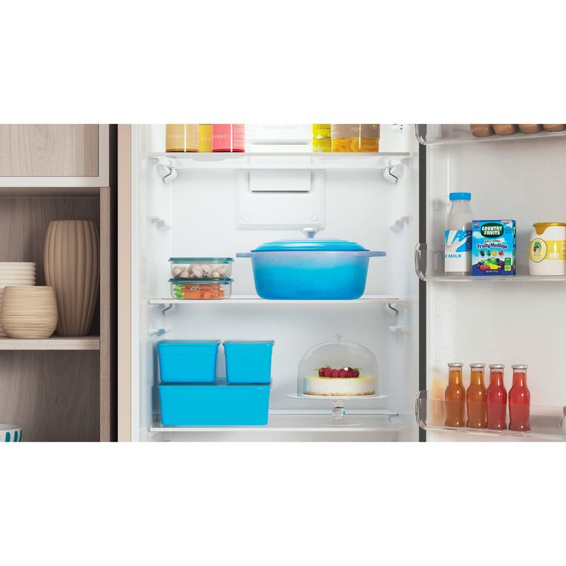 Indesit-Холодильник-с-морозильной-камерой-Отдельностоящий-ITS-4200-E-Розово-белый-2-doors-Lifestyle-detail