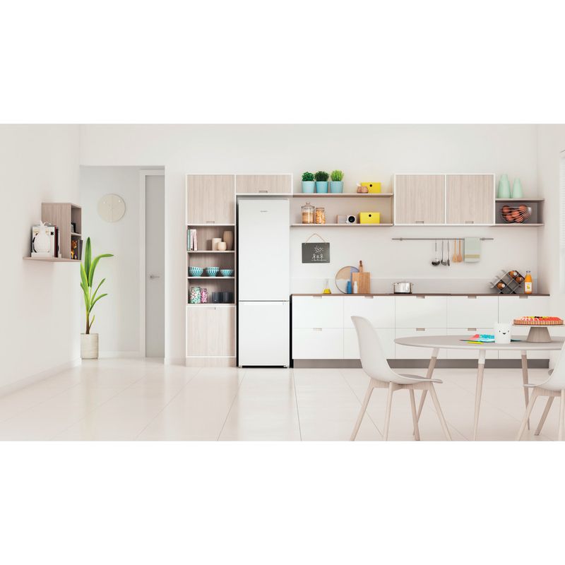 Indesit-Холодильник-с-морозильной-камерой-Отдельностоящий-ITS-4200-W-Белый-2-doors-Lifestyle-frontal