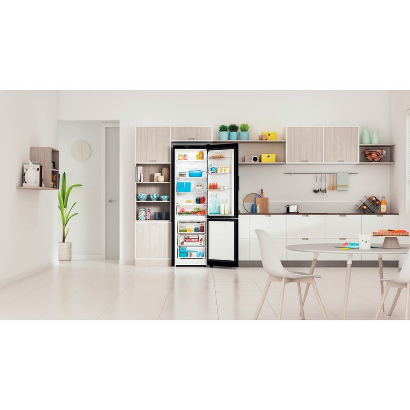 Indesit-Холодильник-с-морозильной-камерой-Отдельностоящий-ITS-4200-B-Черный-2-doors-Lifestyle-frontal-open