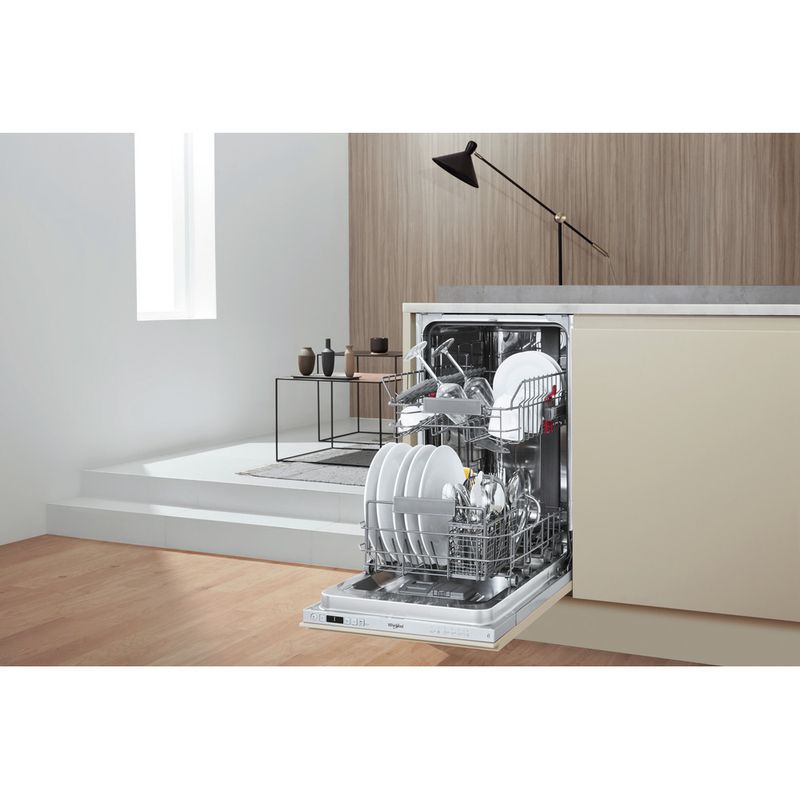 Whirlpool-Посудомоечная-машина-Встроенная-WSIC-3M17-C-Full-integrated-A-Lifestyle-perspective-open