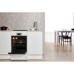 Whirlpool-Плита-WS5V8CCW-E-Белый-Electrical-Lifestyle-frontal-open