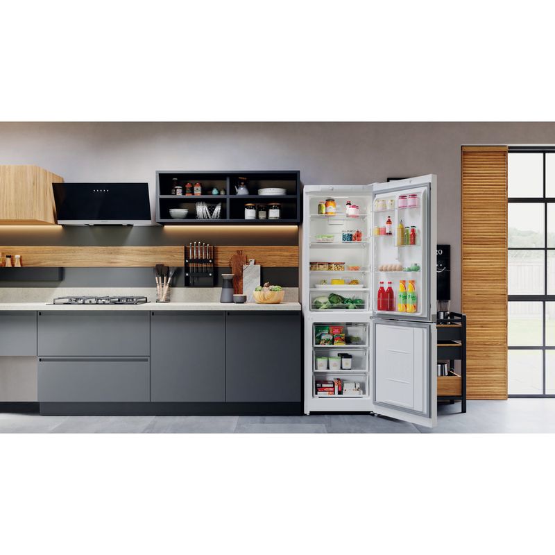 Hotpoint_Ariston-Комбинированные-холодильники-Отдельностоящий-HTS-4180-W-Белый-2-doors-Lifestyle-frontal-open
