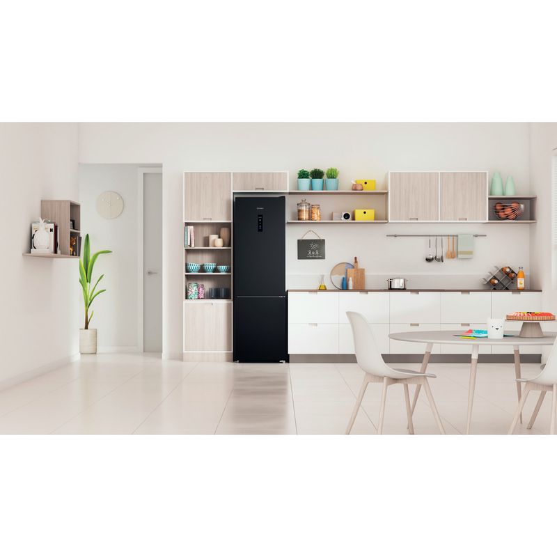 Indesit-Холодильник-с-морозильной-камерой-Отдельностоящий-ITR-5200-B-Черный-2-doors-Lifestyle-frontal