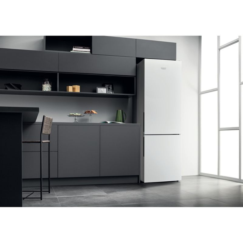 Hotpoint_Ariston-Комбинированные-холодильники-Отдельностоящий-HS-3200-W-Белый-2-doors-Lifestyle-perspective