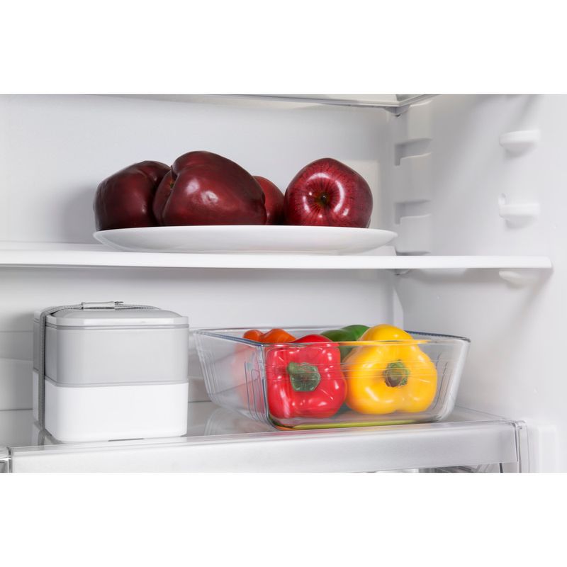 Indesit-Холодильник-с-морозильной-камерой-Встраиваемый-BIN18A1DIF-Сталь-2-doors-Lifestyle-detail