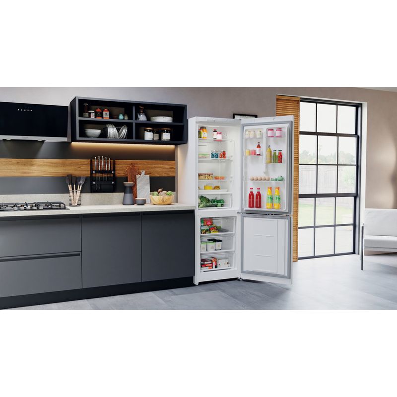 Hotpoint_Ariston-Комбинированные-холодильники-Отдельностоящий-HTD-4180-W-Белый-2-doors-Lifestyle-perspective-open