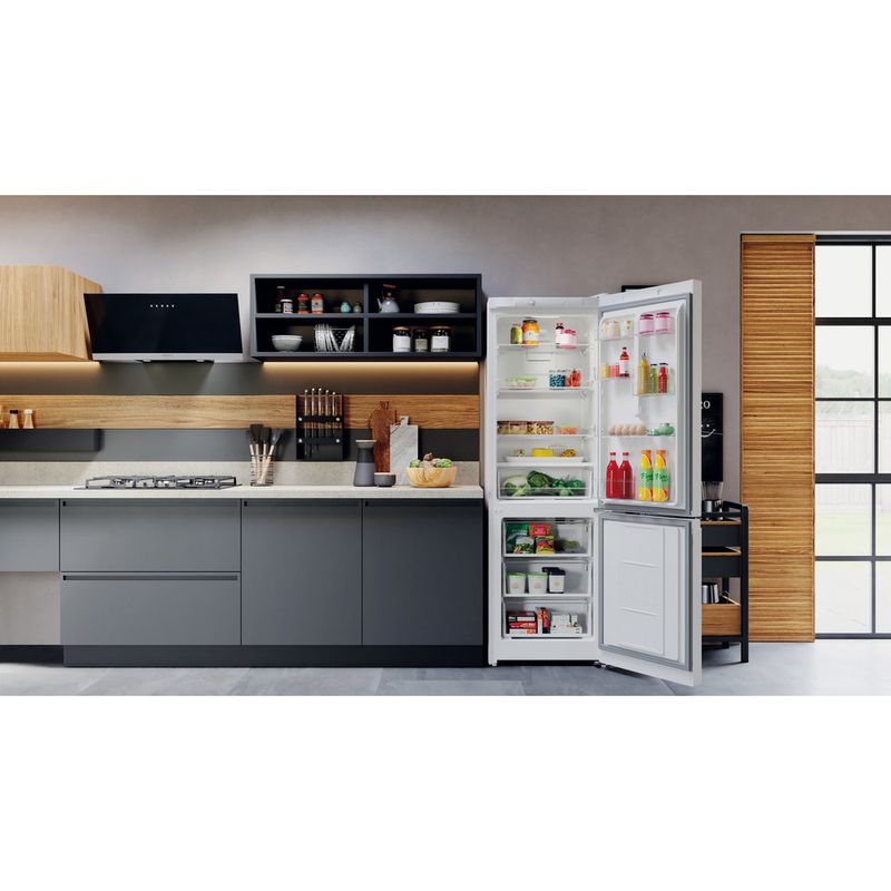 Hotpoint_Ariston-Комбинированные-холодильники-Отдельностоящий-HTR-4180-W-Белый-2-doors-Lifestyle-frontal-open