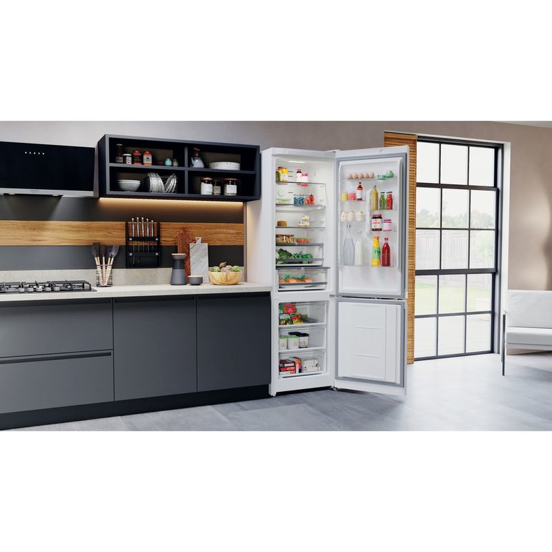 Hotpoint_Ariston-Комбинированные-холодильники-Отдельностоящий-HTS-8202I-W-O3-Белый-2-doors-Lifestyle-perspective-open