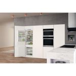 Whirlpool-Холодильник-с-морозильной-камерой-Встроенная-WHC18-T341-Белый-2-doors-Lifestyle-perspective-open