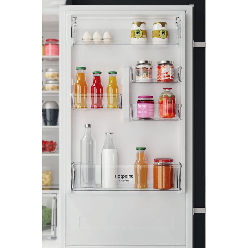 Hotpoint_Ariston-Комбинированные-холодильники-Встраиваемая-HAC18-T532-Белый-2-doors-Lifestyle-detail