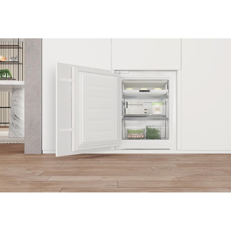 Whirlpool-Холодильник-с-морозильной-камерой-Встроенная-WHC20-T573-Белый-2-doors-Lifestyle-detail