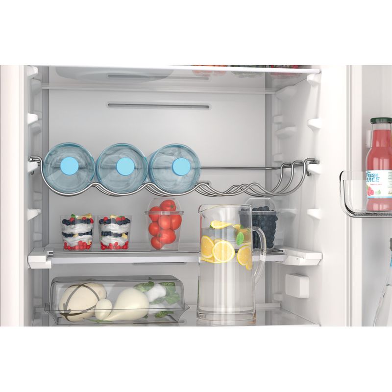 Indesit-Холодильник-с-морозильной-камерой-Встраиваемый-INC18-T332-Белый-2-doors-Lifestyle-detail